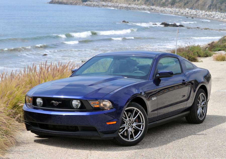  Ford Mustang 5.0 GT 2011 года  (фото 22 из 30)